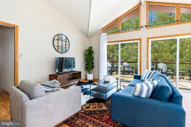 296 Mountainside Rd, Berkeley Springs, WV 25411 - photo 7