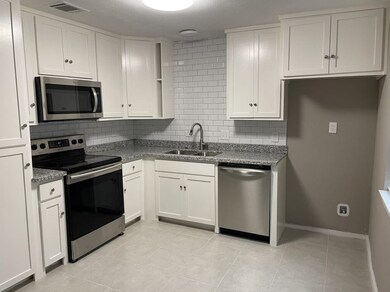 4914 Meadow Park Dr, Houston, TX 77048 - photo 2