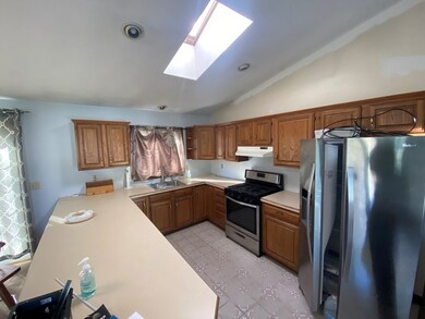 853 Norman St, Fall River, MA 02721 - photo 3