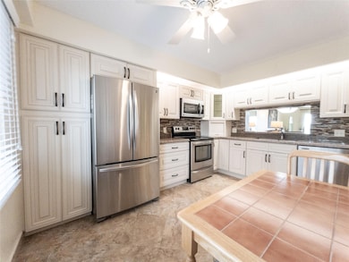 CUSTOM KITCHEN