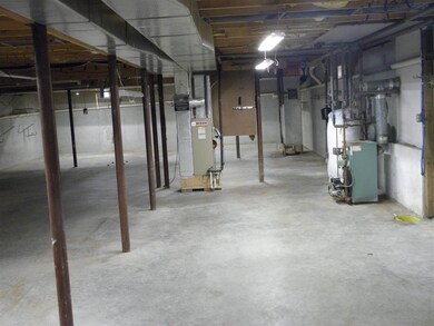 18 Squamscott Ave, Derry, NH 03038 - photo 4