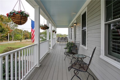 111 Bramans Ln, Portsmouth, RI 02871 - photo 3