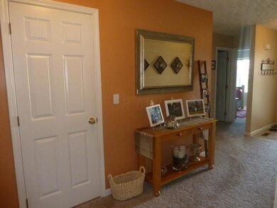 381 Sycamore Dr, Circleville, OH 43113 - photo 5