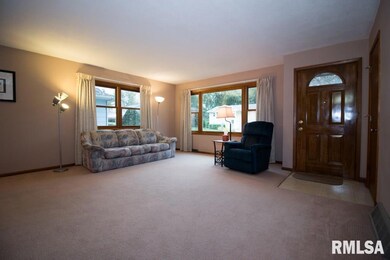 2908 Linden Ln, Bettendorf, IA 52722 - photo 6