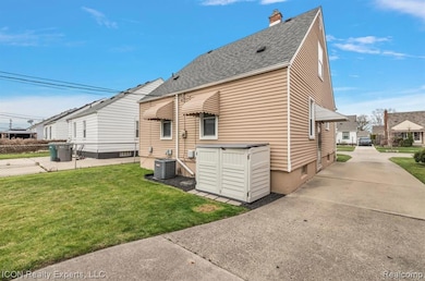 1544 Geneva St, Dearborn, MI 48124 - photo 7