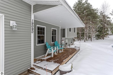 19090 Creekside Ln, Interlochen, MI 49643 - photo 6