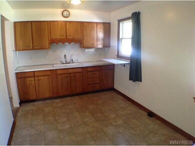 7209 Norman Rd, North Tonawanda, NY 14120 - photo 3