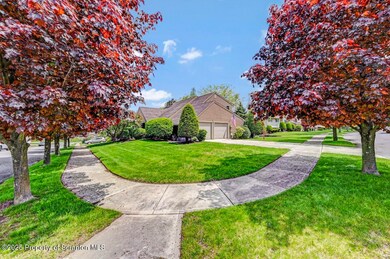 600 E Swinick Dr, Dunmore, PA 18512 - photo 2