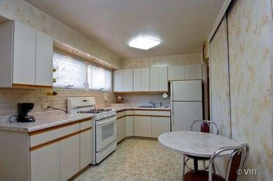 915 Portsmouth Ave, Westchester, IL 60154 - photo 3