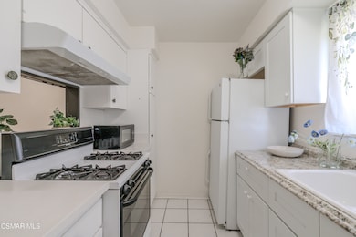 22050 Calvert-13