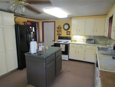 704 Barnes Rd, Cleburne, TX 76031 - photo 4