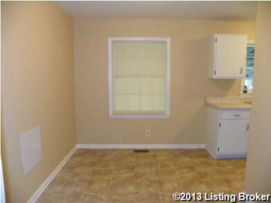 5807 Holly Oak Ct, Louisville, KY 40291 - photo 6