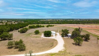 907 Springfield Rd, Springtown, TX 76082 - photo 3