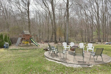 961 Pippin Orchard Rd, Cranston, RI 02921 - photo 5