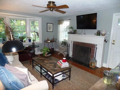 Living room 4