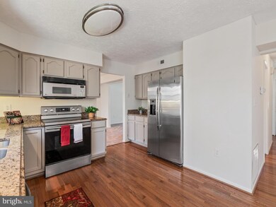 413 Beach Dr, Annapolis, MD 21403 - photo 3