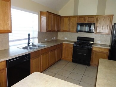 10807 Coral Garden Ln, Houston, TX 77075 - photo 6