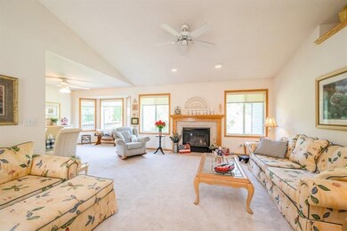 3904 Richland Dr NW, Cedar Rapids, IA 52405 - photo 4