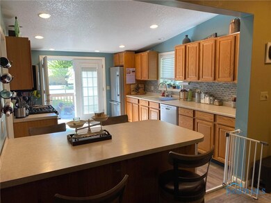 228 N Perry St, Woodville, OH 43469 - photo 3