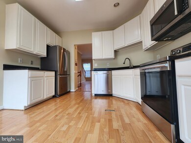 8311 Green Grass Rd, Laurel, MD 20724 - photo 5