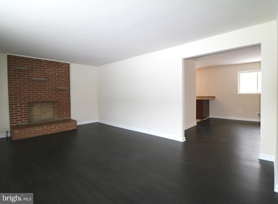 18304 Cabin Rd, Triangle, VA 22172 - photo 4