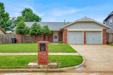 View of front of home featuring a front lawn and a