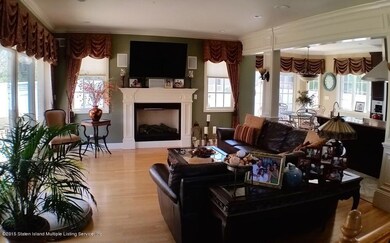 6 morton living room