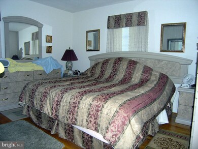 8329 Stockade Dr, Alexandria, VA 22308 - photo 3