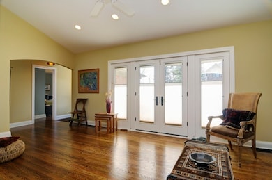 668 S Loomis St, Naperville, IL 60540 - photo 6