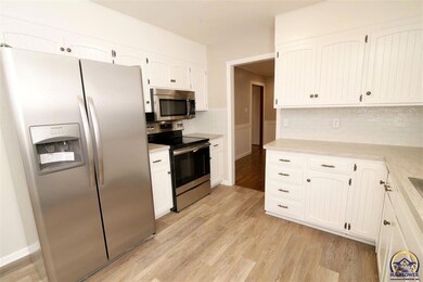 3311 SW Jardine Ct, Topeka, KS 66611 - photo 4