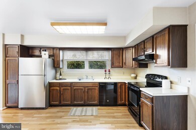 1297 Twin Streams Dr, Warminster, PA 18974 - photo 6