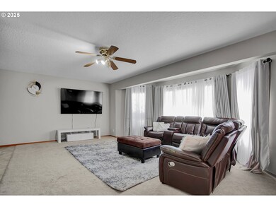 1615 E Briar Ct, Newberg, OR 97132 - photo 4