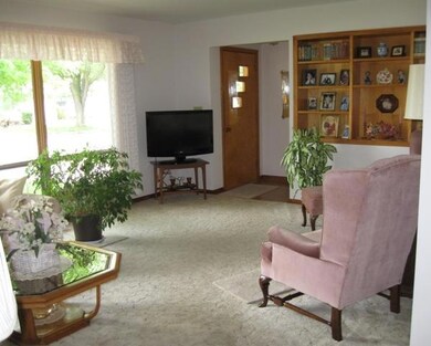 1512 E 3rd Ave, Mitchell, SD 57301 - photo 5