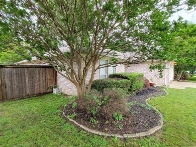 314 Comanche Walk, Joshua, TX 76058 - photo 3