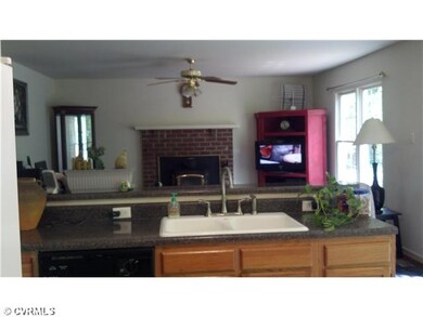 Den/Family/Great Room - Family Room is Open to Kit