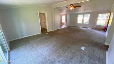 304 W Foy St, Richlands, NC 28574 - photo 6