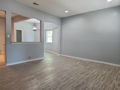 1019 W Walker St, Denison, TX 75020 - photo 2