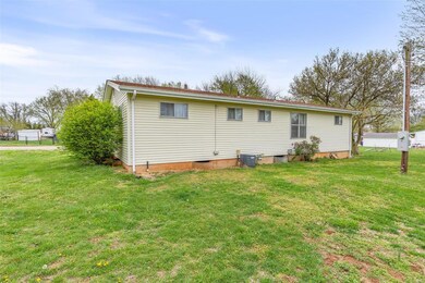 943 Judy Dr, Farmington, MO 63640 - photo 6