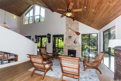 Unit #1 (Main House) Coral Fireplace - Lots Of Glass