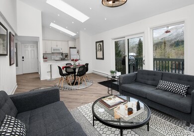 1507-Timber-Falls-MLS_07