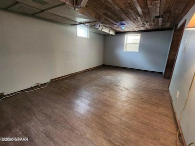 1517 Cottonwood St, Grand Forks, ND 58201 - photo 6