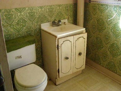 410 N 6th St, Niles, MI 49120 - photo 5