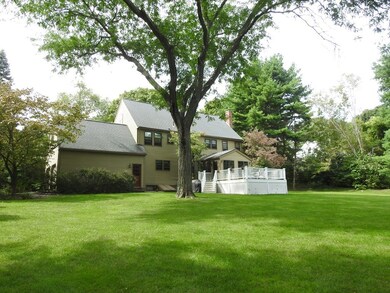 31 Ellis St, Medway, MA 02053 - photo 2