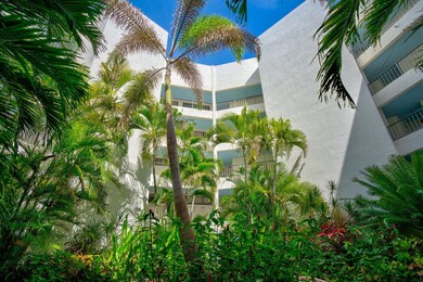 Court Yard Entry 32