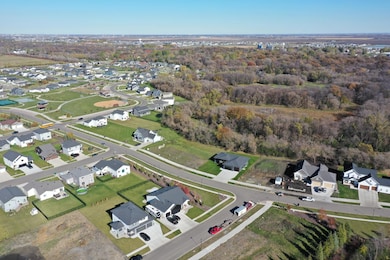 8916 Meadowlark Pkwy, Horace, ND 58047 - photo 3