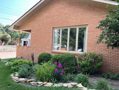 415 State St, Larned, KS 67550 - photo 2