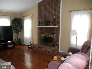 13367 Meadowsweet Dr, Fairfax, VA 22033 - photo 4