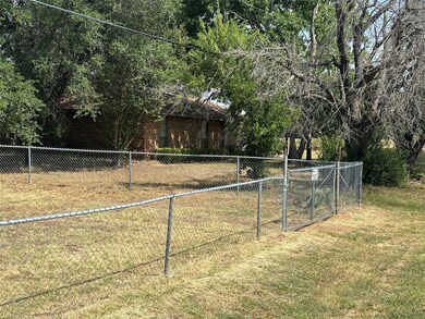 715 North Ave E, Springtown, TX 76082 - photo 3