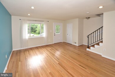 54 W Taylor Run Pkwy, Alexandria, VA 22314 - photo 3