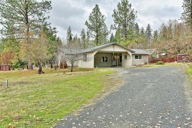 575 Earhart Rd, Rogue River, OR 97537 - photo 2